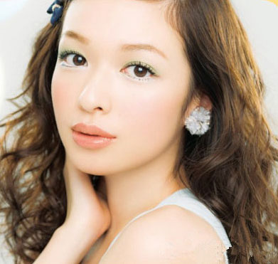南京彩妆培训：教大家春风得意的简单妆 显现出新生的活力